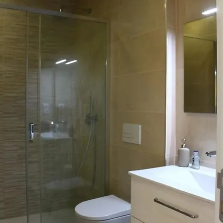 Modern With Amenities In Castro *